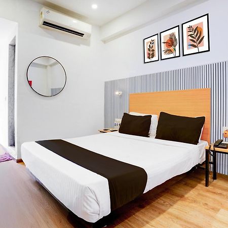 Townhouse Khar The Habitat Hotel มุมไบ ภายนอก รูปภาพ