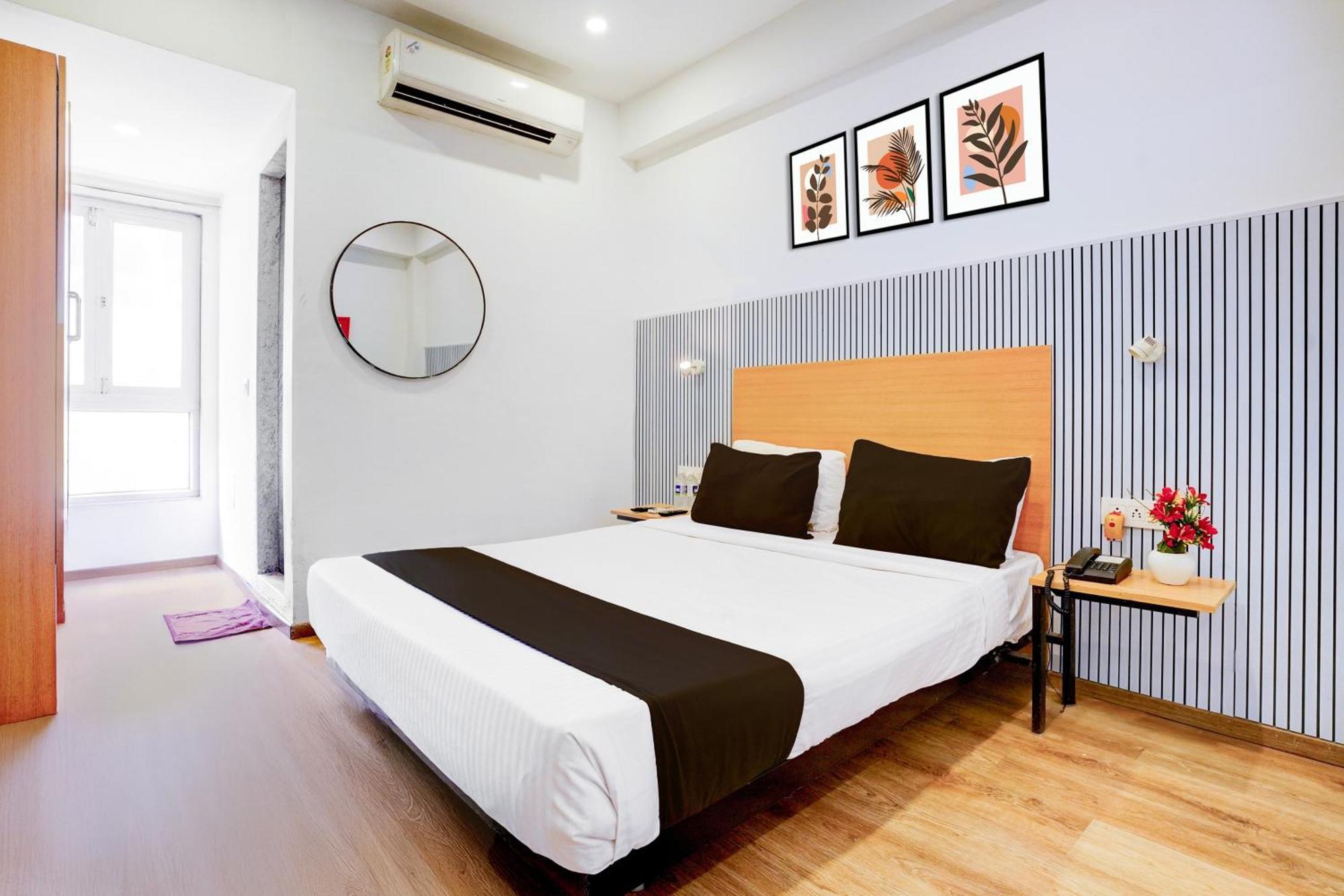 Townhouse Khar The Habitat Hotel มุมไบ ภายนอก รูปภาพ