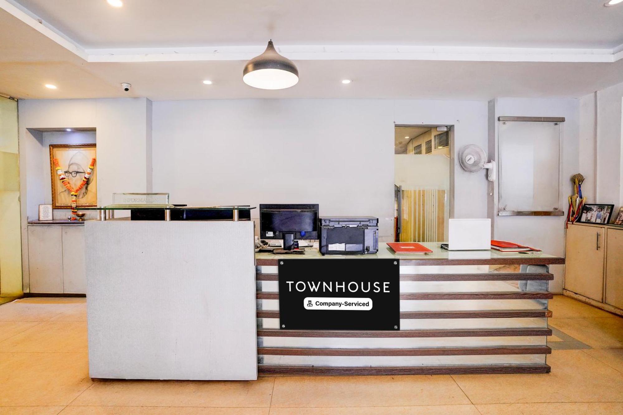Townhouse Khar The Habitat Hotel มุมไบ ภายนอก รูปภาพ