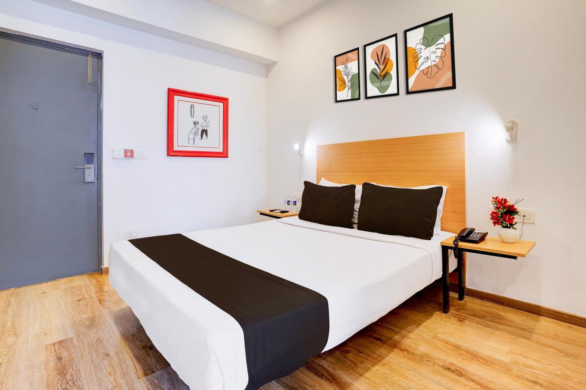 Townhouse Khar The Habitat Hotel มุมไบ ภายนอก รูปภาพ