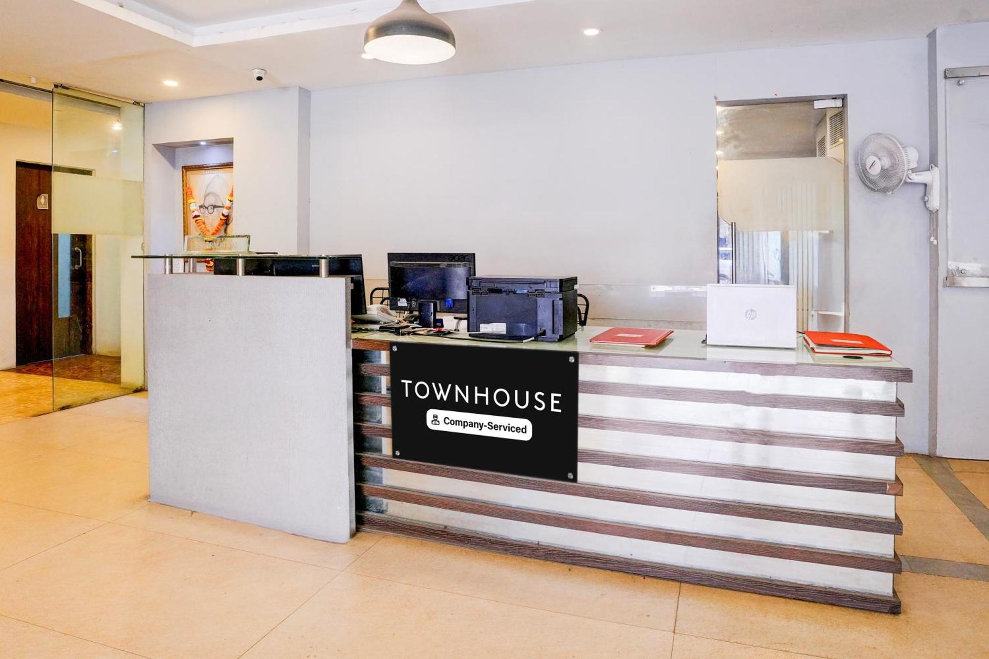 Townhouse Khar The Habitat Hotel มุมไบ ภายนอก รูปภาพ